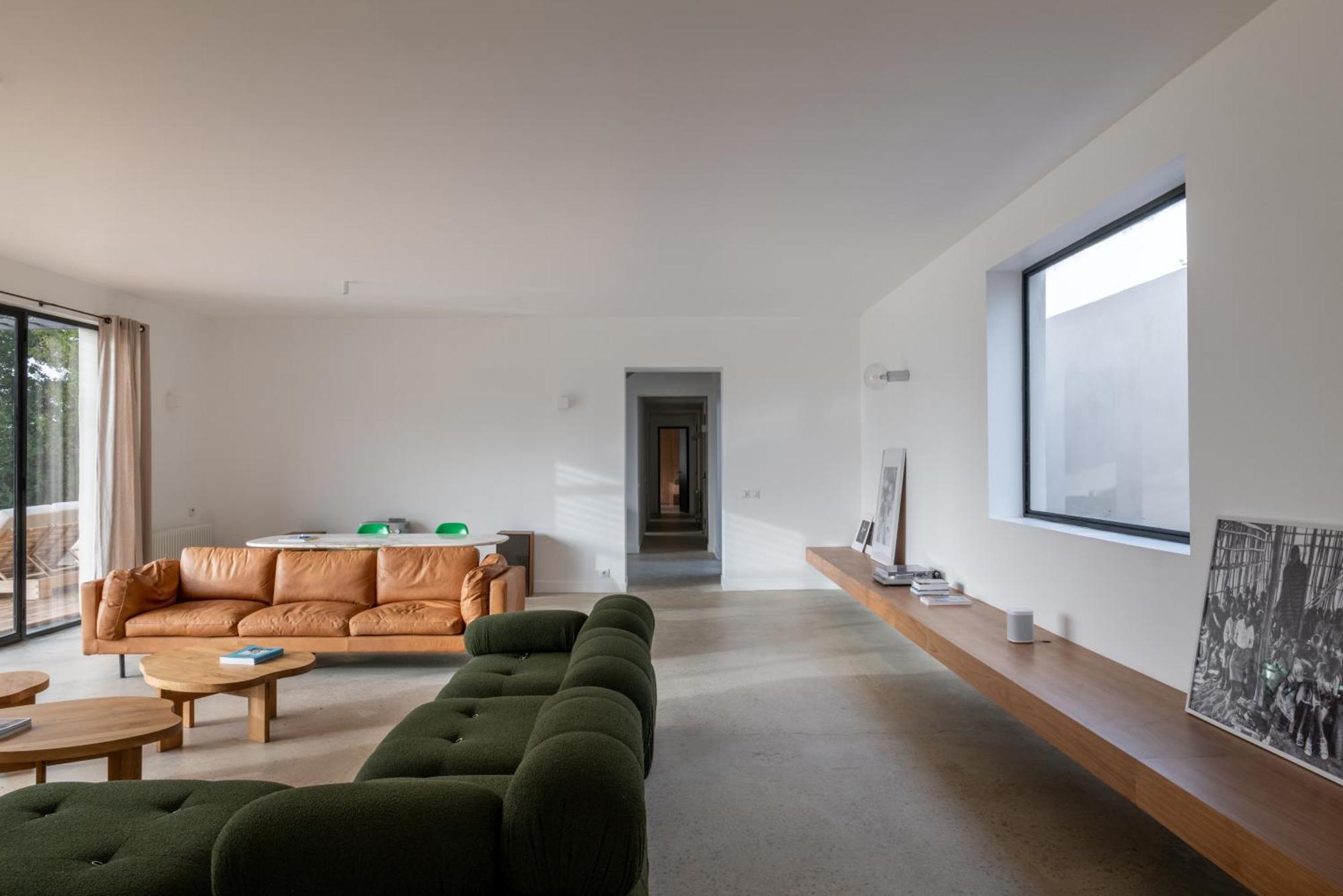 Leonard Villa